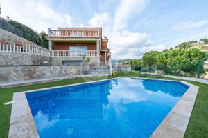 Exclusivo chalet en Castellvell del Camp photo 0