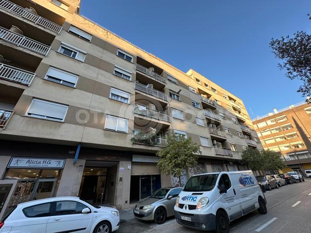 SE VENDE LOCAL DE 80 METROS EN REUS photo 0