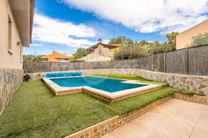 SE VENDE PRECIOSO CHALET INDIVIDUAL DE 5 HABITACIONES EN CASTELLVELL photo 0