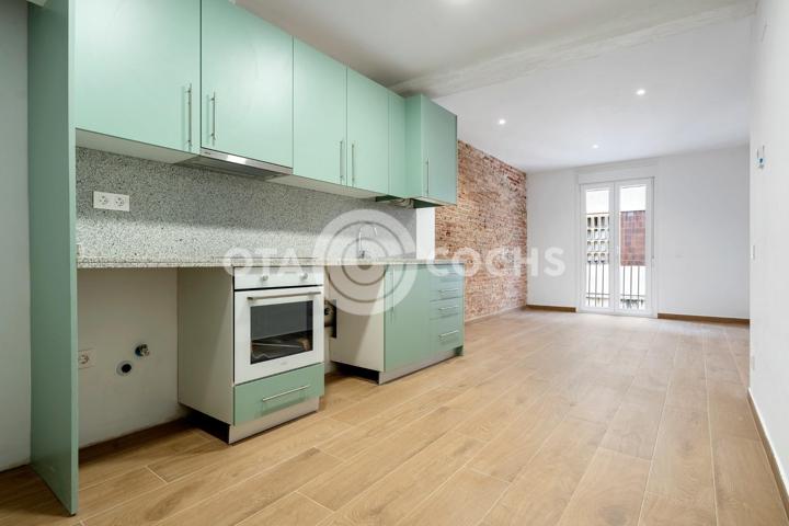 EN VENTA PISO CON REFORMA INTEGRAL 1 HABITACION , 1 BAÑO Y TRASTERO EN EL CENTRO photo 0