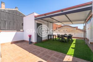 SE VENDE ESPECTACULAR CASA ADAOSADA TOTALMENTE REFORMADA EN REUS photo 0