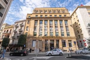 SE VENDE PISO DE 300 METROS CON MUCHAS POSIBILIDADES EN PLAZA DEL PRIM photo 0