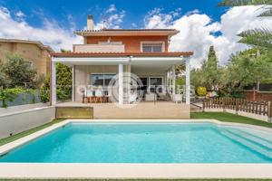 Exclusiva Residencia en Venta en Urbanización el Pinar photo 0