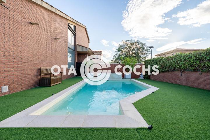 IMPRESIONANTE CHALET URBANIZACIÓN BLANCAFORT, REUS photo 0