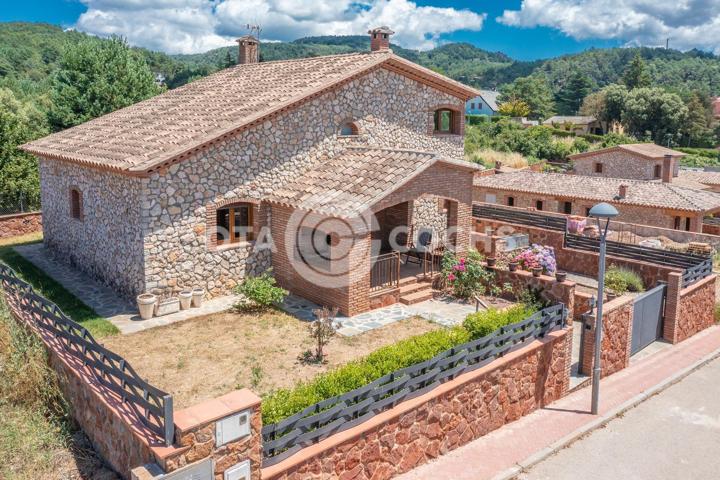 CASA O CHALET INDEPENDIENTE EN LA CALLE CASTANYER DE PRADES photo 0
