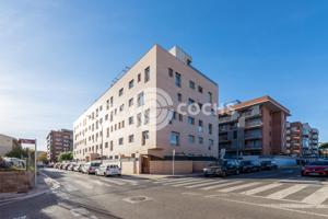 ESPECTACULAR PISO DE 3 HABITACIONES CON PARKING EN REUS photo 0
