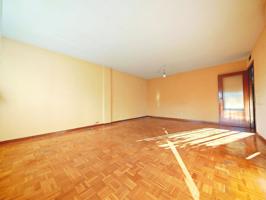 Piso En venta en Calle Doctor Bastos, Zona Norte, Majadahonda photo 0