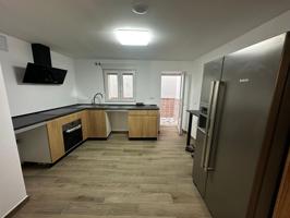 Unifamiliar Pareada En alquiler en Calle La Tina, Villalbilla photo 0