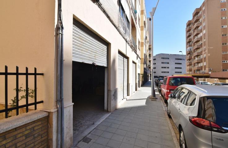 Local comercial en Cardenal Herrera Oria photo 0