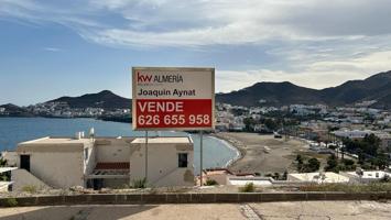 LUJO URBANO EN EL MAR DE SAN JOSÉ: parcela y proyecto básico photo 0