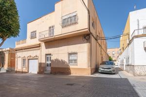 ¡Gran Oportunidad de Inversión en Almería! photo 0