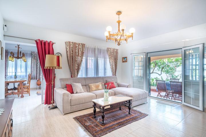 Chalet con esencia andaluza y amplia parcela photo 0