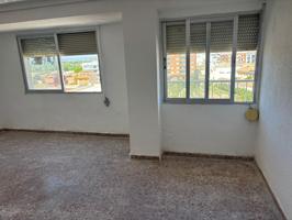 Piso en pinedo de 4 habitaciones a 200 m de la playa photo 0