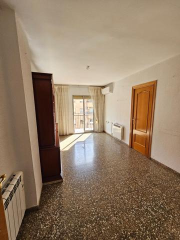 VIVIENDA EN VALENCIA CON ASCENSOR Y PARA ENTRAR A VIVIR photo 0