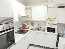 Oportunidad de Inversión en un Acogedor Apartamento con Inquilinos photo 0