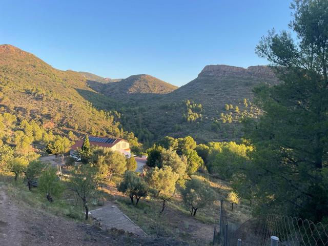 Chalet con enorme terreno photo 0