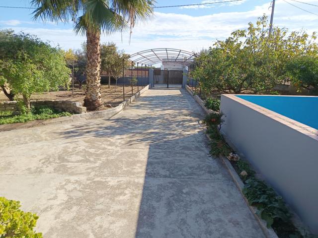 Chalet en Domeño con 118 m2 construidos y 765 m2 de superficie gráfica photo 0