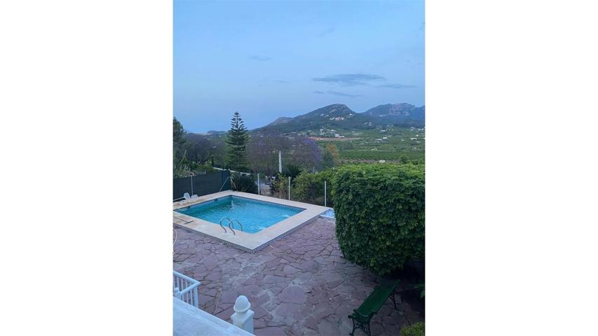 Chalet en Alzira: Tu Refugio Ideal photo 0