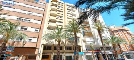 EXCLUSIVA, VIVIENDA CENTRICA CON CUATRO DORMITORIOS ORIENTACION SUR photo 0