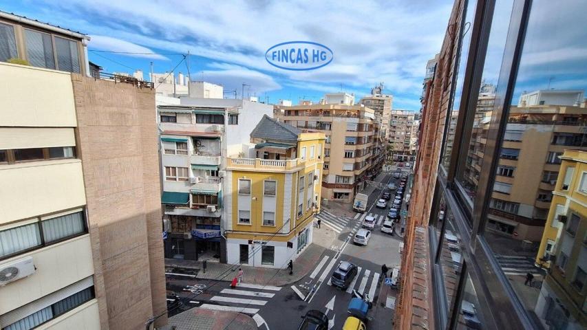 EXCLUSIVA. AMPLIA VIVIENDA CERCA DE RENFE CON PLAZA DE GARAJE OPCIONAL photo 0