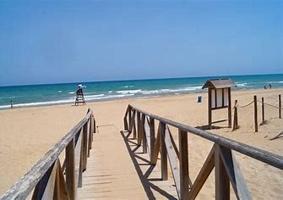 Viviendas seminuevas junto a la playa photo 0