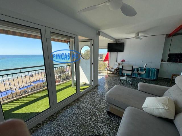 vivienda en primera linea de playa con estupendas vistas frontales al mar. photo 0