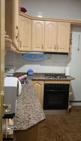 Vivienda semireformada con ascensor situada en el barrio de San Blas photo 0