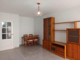 ¡ Se Vende y se alquila en Puente Tocinos piso 1º con ascensor! photo 0