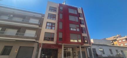 Amplio Piso de 3 Dormitorios con Terraza en el Corazón de Beniaján photo 0