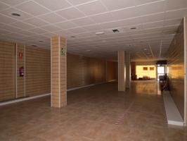¡Gran Oportunidad para tu Negocio! LOCAL COMERCIAL DE 300 m2 CON POSIBILIDAD DE DIVISION photo 0