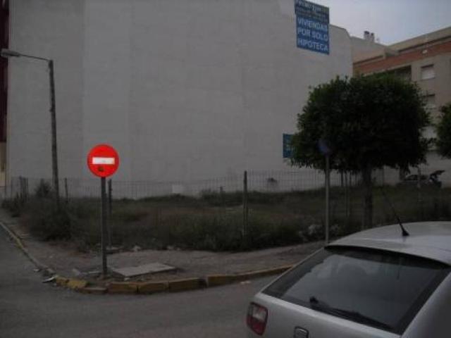 SOLAR 600 M2 EN CERCA DEL PABELLON photo 0