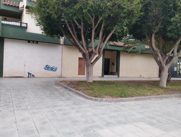 ¡Oportunidad de Alquiler! Local Comercial en Carmona photo 0