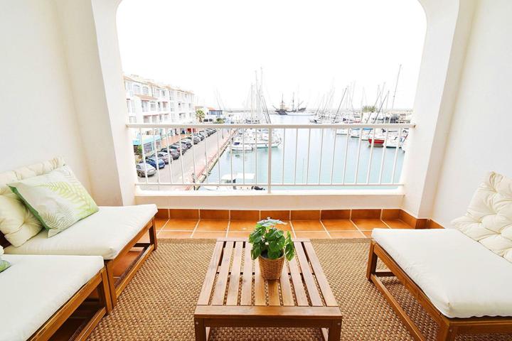 'Vive Frente al Mar: Piso Ideal con Espectaculares Vistas al Puerto de Almerimar' photo 0