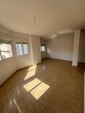 ¡Fantástico piso a estrenar en el corazón de El Ejido! photo 0