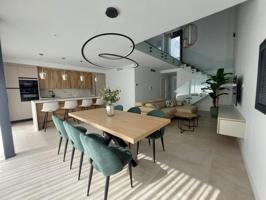🏡 ¡ESPECTACULAR DÚPLEX CON PISCINA EN EL EJIDO! PRÁCTICAMENTE A ESTRENAR – AÑO 2024 🏡 photo 0
