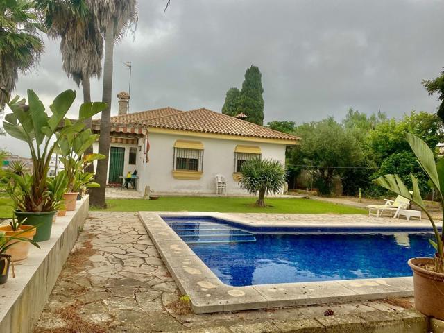 CHALET JUNTO LA ZONA CENTRO CON PISCINA photo 0