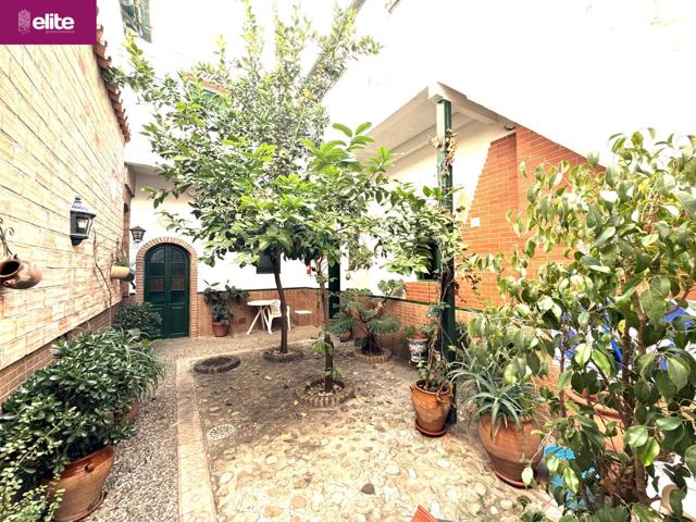 MAGNIFICO CASA EN EL CENTRO DE JEREZ CON APARTAMENTOS photo 0