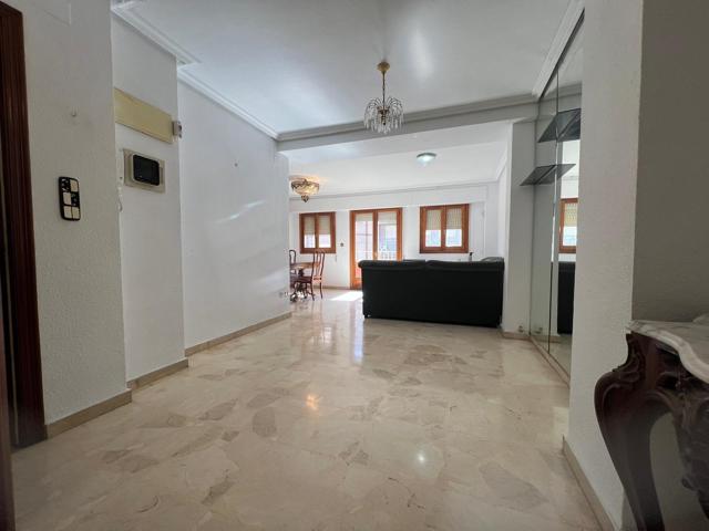 Piso En venta en Reina Victoria-Miguel Hernández, Elche photo 0