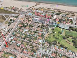 Se vende solar urbano de 975 m2 junto a la Playa del Pinar. Solar esquinero, cuadrado, con muchos me photo 0