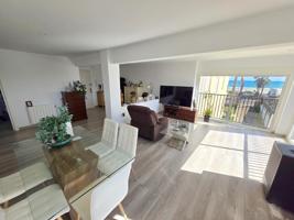 Se vende apartamento en primera línea de mar, frente a la playa del Gurugú. Apartamento reformado photo 0