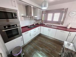 Se vende chalet adosado en Gran Avenida de Benicàssim. Casa reformada de fontanería, electricidad photo 0