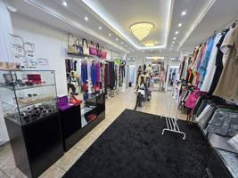 Se alquila local, antigua tienda de ropa. Situada en pleno centro de Castellón, junto a la Puerta del Sol. photo 0