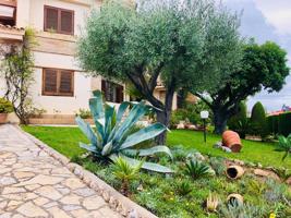 Se vende villa independiente en Urbanización Masia Gaetà, a un paso de Castellón. Situada en inmejorable zona dentro de la urbanización, villa esquinera, con amplio jardón, varias terrazas, huert photo 0