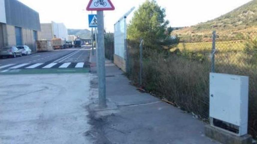 SOLAR INDUSTRIAL BIEN COMUNICADO SITUDADO EN CABANES (CASTELLON) photo 0