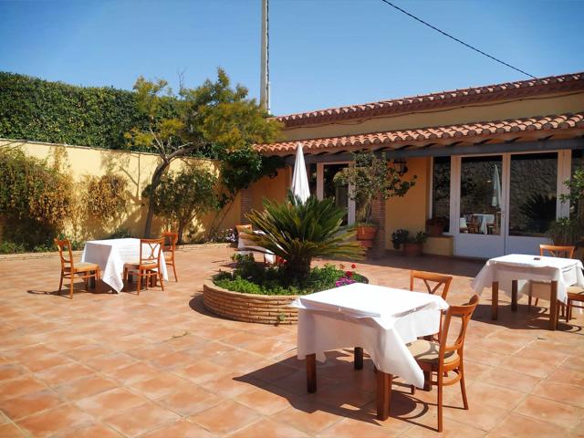 ALQUILER RESTAURANTE EN FUNCIONAMIENTO SIN TRASPASO photo 0