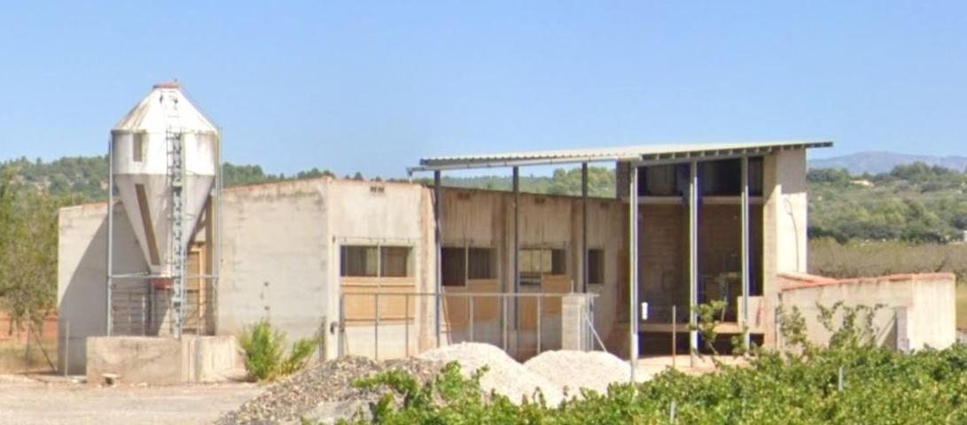 FINCA RUSTICA CON GRANJA photo 0