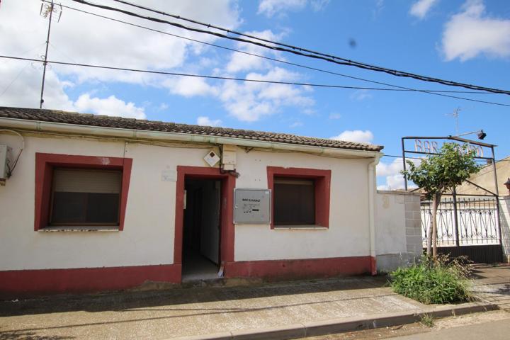 VENTA DE CASA CON LOCAL EN PINSORO photo 0