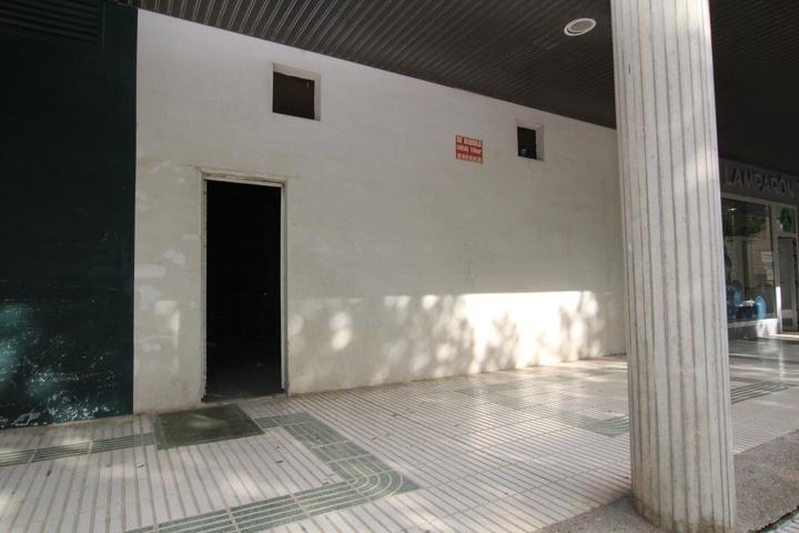 VENTA O ALQUILER LOCAL EN PASEO DE LA CONSTITUCIÓN photo 0