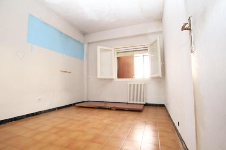 Amplio piso en Ejea de los Caballeros para reformar photo 0