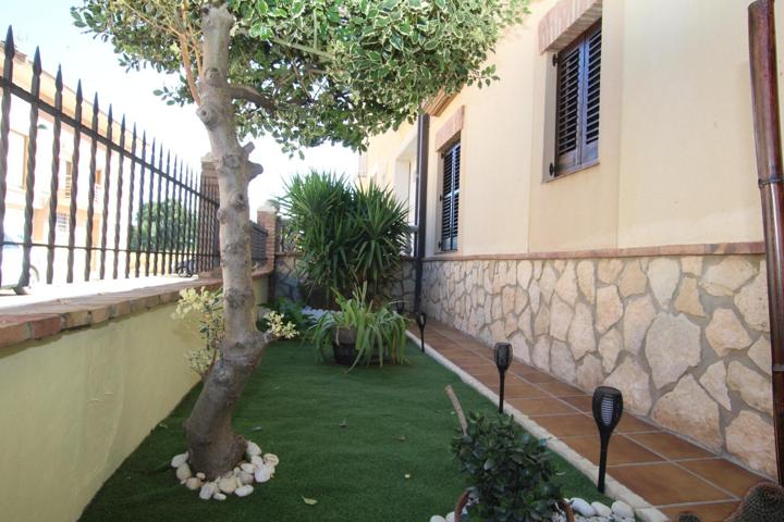 Amplia Casa en Ejea de los Caballeros - Oportunidad Única photo 0